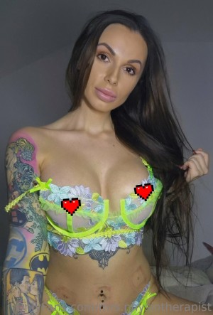 mrs physiotherapist Nude OnlyFans Photos #5
