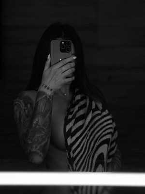 yasiasun Nude OnlyFans Photos #3