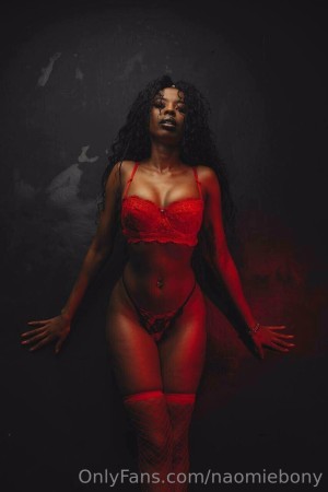 ebonynaomii Nude Leaks OnlyFans Photos #1