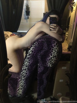blackhairporcelainskin Nude Leaks OnlyFans Photos #5