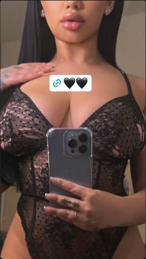 Alanamarriee Nude Leaks OnlyFans Photos #2