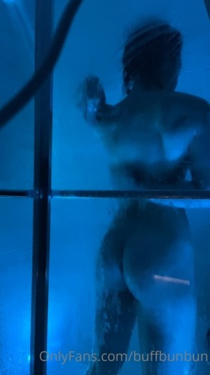 womanwearingred Buffbunnymika Buffbunbun Nude Leaks OnlyFans Video #1