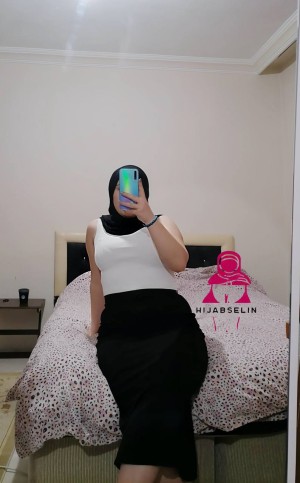 Hijabselin Nude Leaks OnlyFans Photos #1