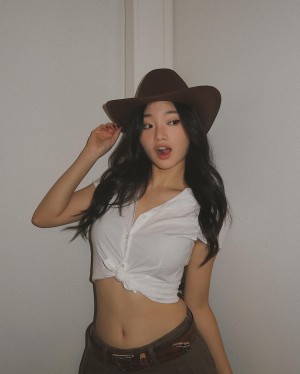 Sarah Hwang Nude Leaks OnlyFans Photos #1