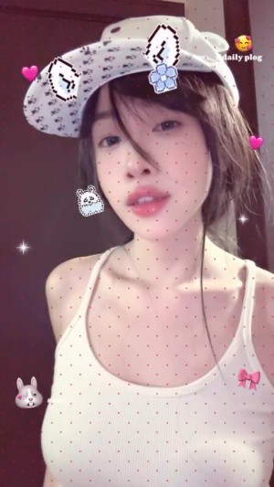 viviannn 67 Nude Leaks OnlyFans Video #1