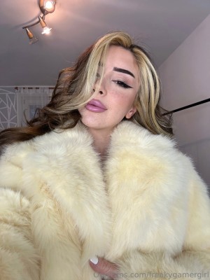 freakygamergirl Nude Leaks OnlyFans Photos #2