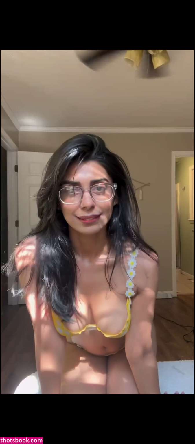 iamaqsapervaiz Nude Leaks OnlyFans Photos #4 1809281