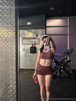 vannysnow Nude Leaks OnlyFans Photos #3