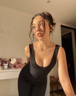 Vanne Amador vanneamador Nude Leaks OnlyFans Photos #4